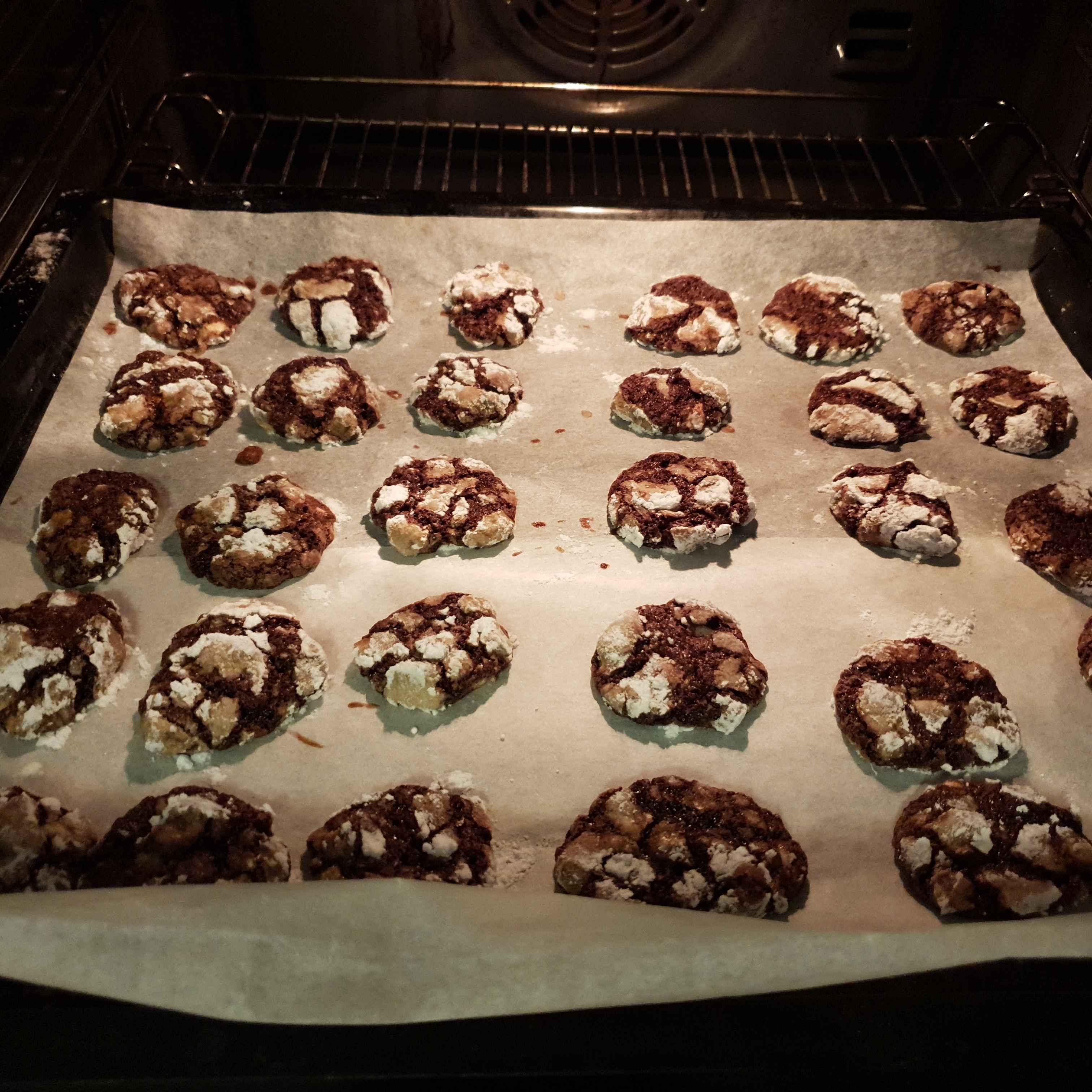עוגיות שוקלד מתפוצצות עם צאנק שוקולד לבן