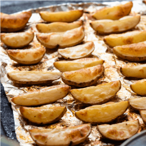 סירות תפוחי אדמה ובטטה קראנצ'יות בתנור